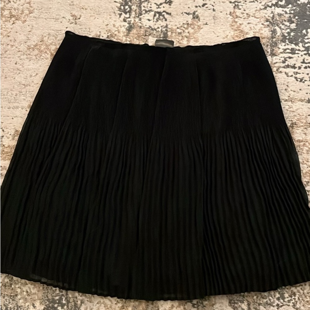 H&M women’s black holiday skirt